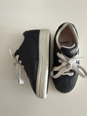 Vintage sneakers 1996 Baby Guess Shoes Size 5 Gently Worn Black White